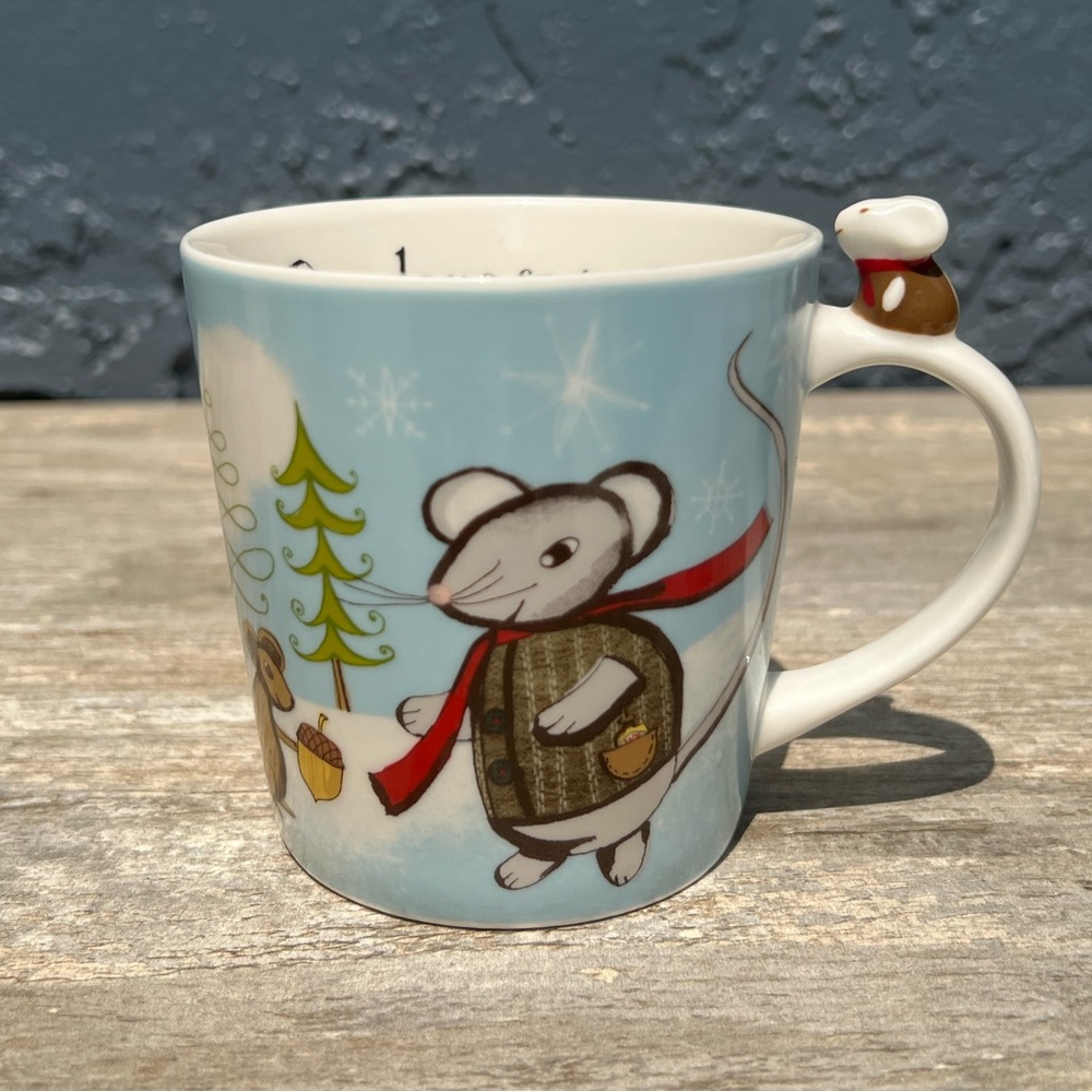 STARBUCKS MOUSE & SQUIRREL WINTER COFFEE MUG 8OZ 2010